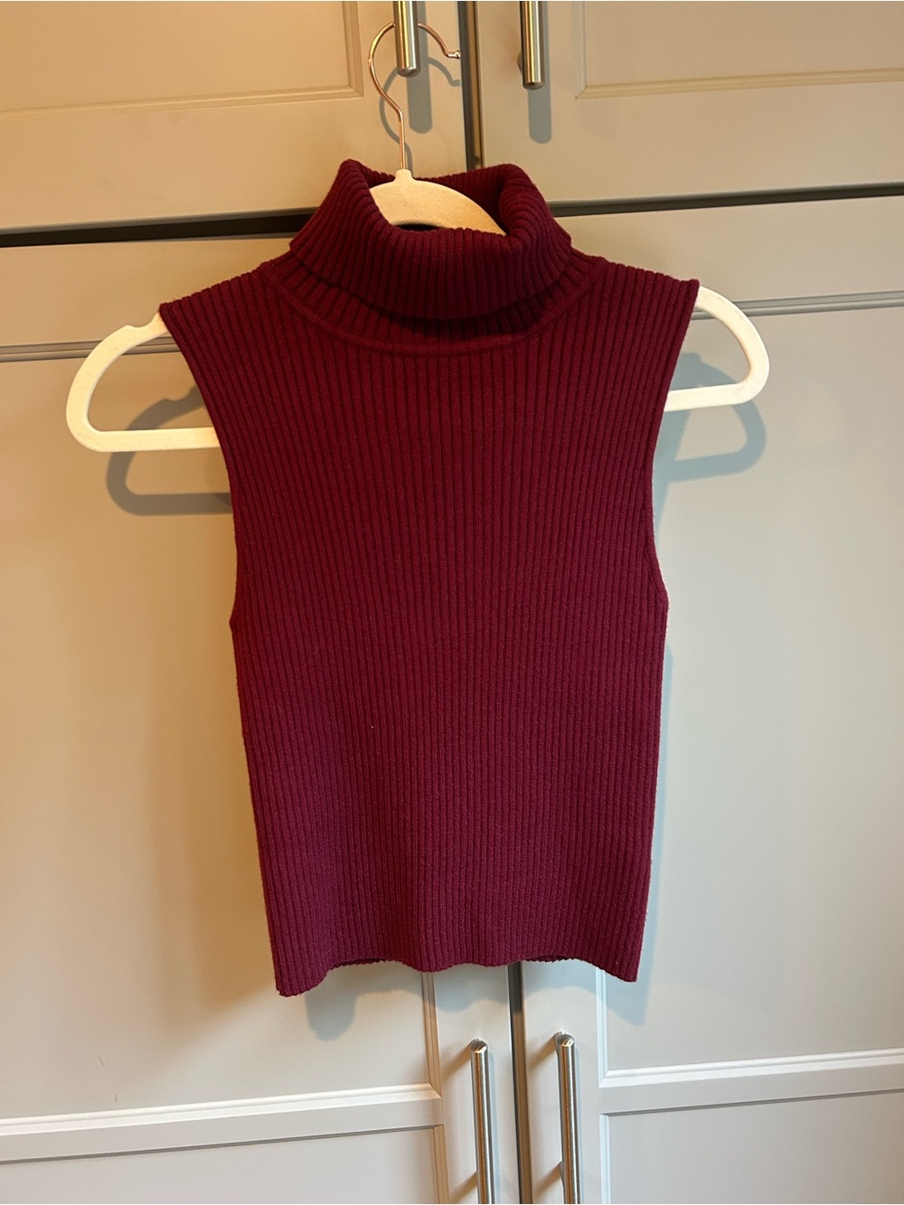 Sleeveless Ribbed Turtleneck Top - Wine